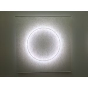 Quadratische MOODMOON White Wandleuchte von Ingo Maurer, 75 x 75 cm, aus japanischem Papier, blendfreies warmweißes Licht, stufenlos dimmbar.